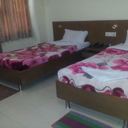 גווהטי Hotel Brindavan מראה חיצוני תמונה