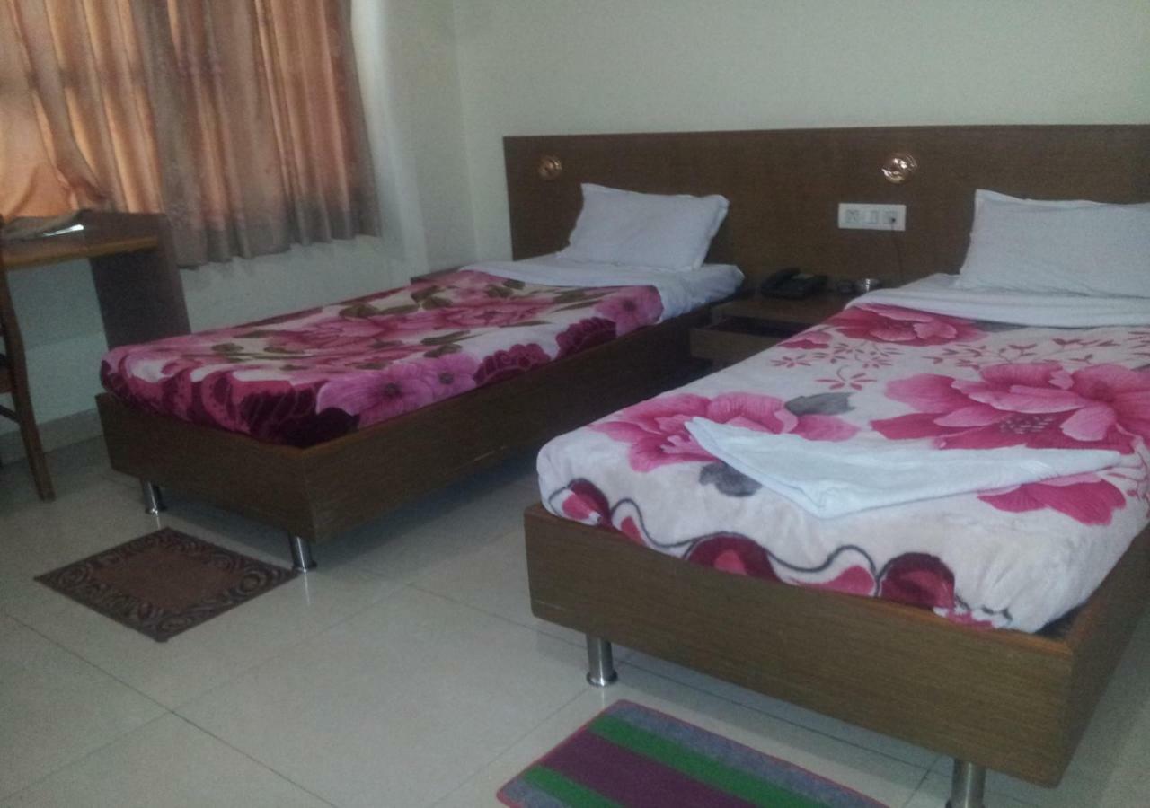 גווהטי Hotel Brindavan מראה חיצוני תמונה