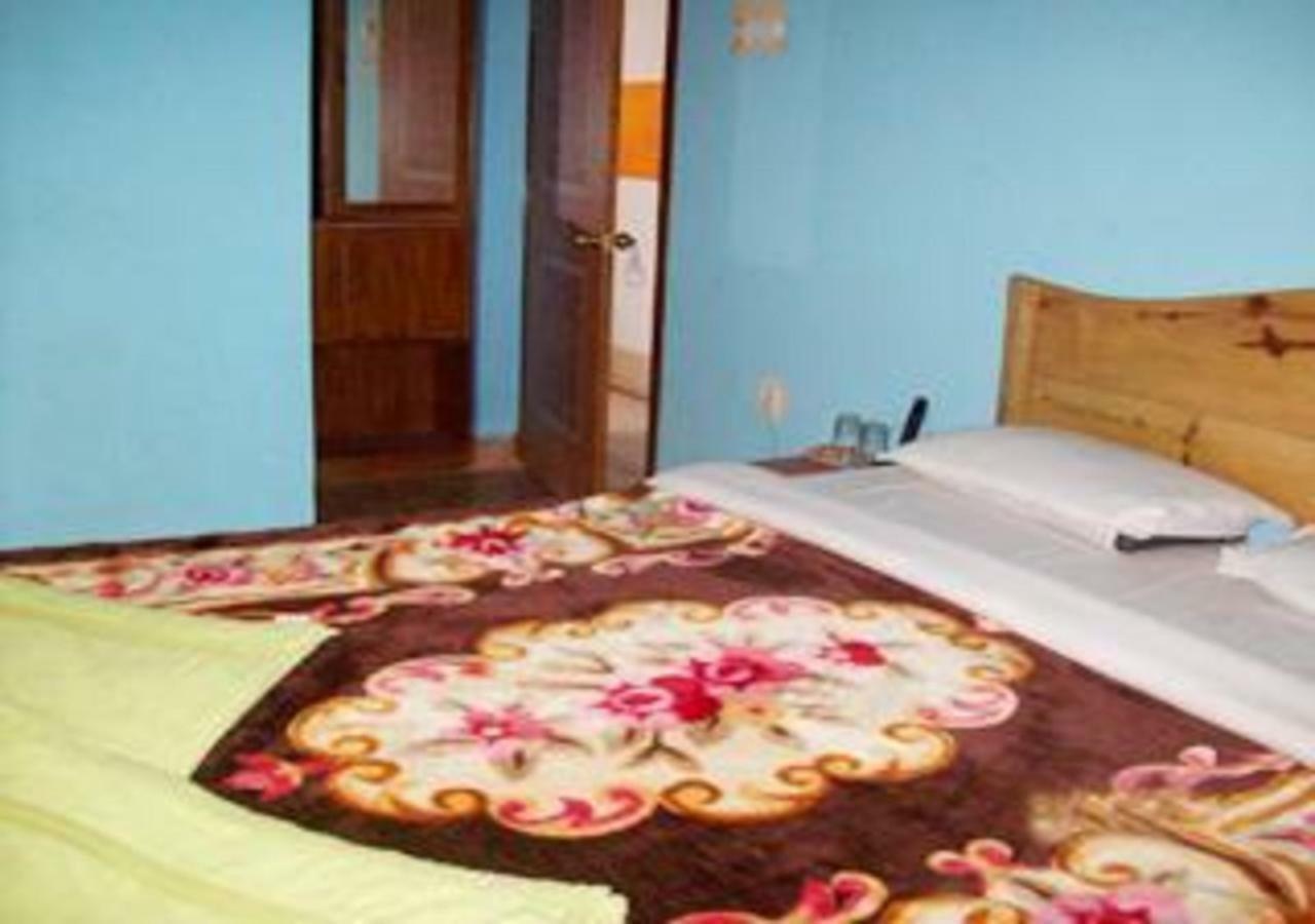 גווהטי Hotel Brindavan מראה חיצוני תמונה
