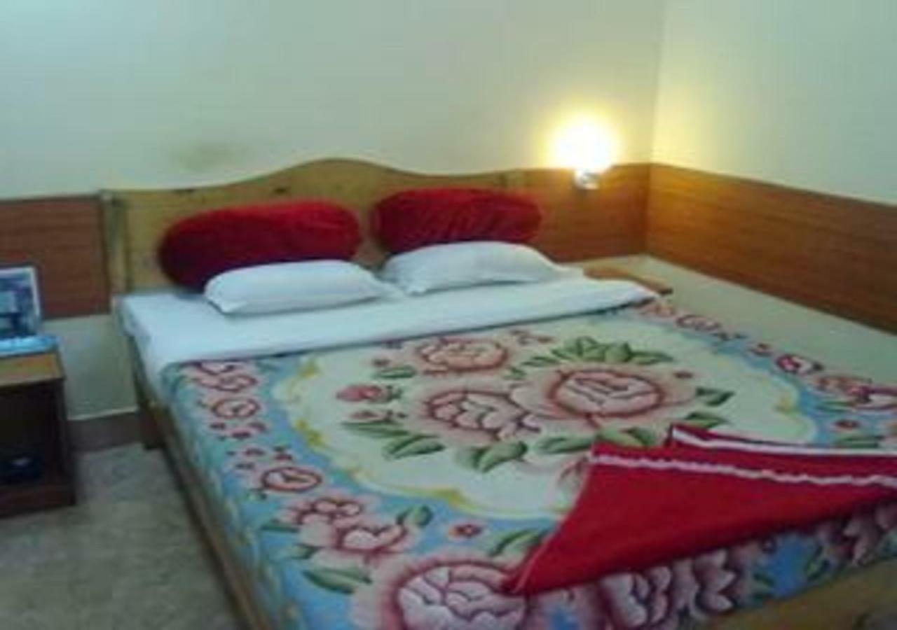 גווהטי Hotel Brindavan מראה חיצוני תמונה