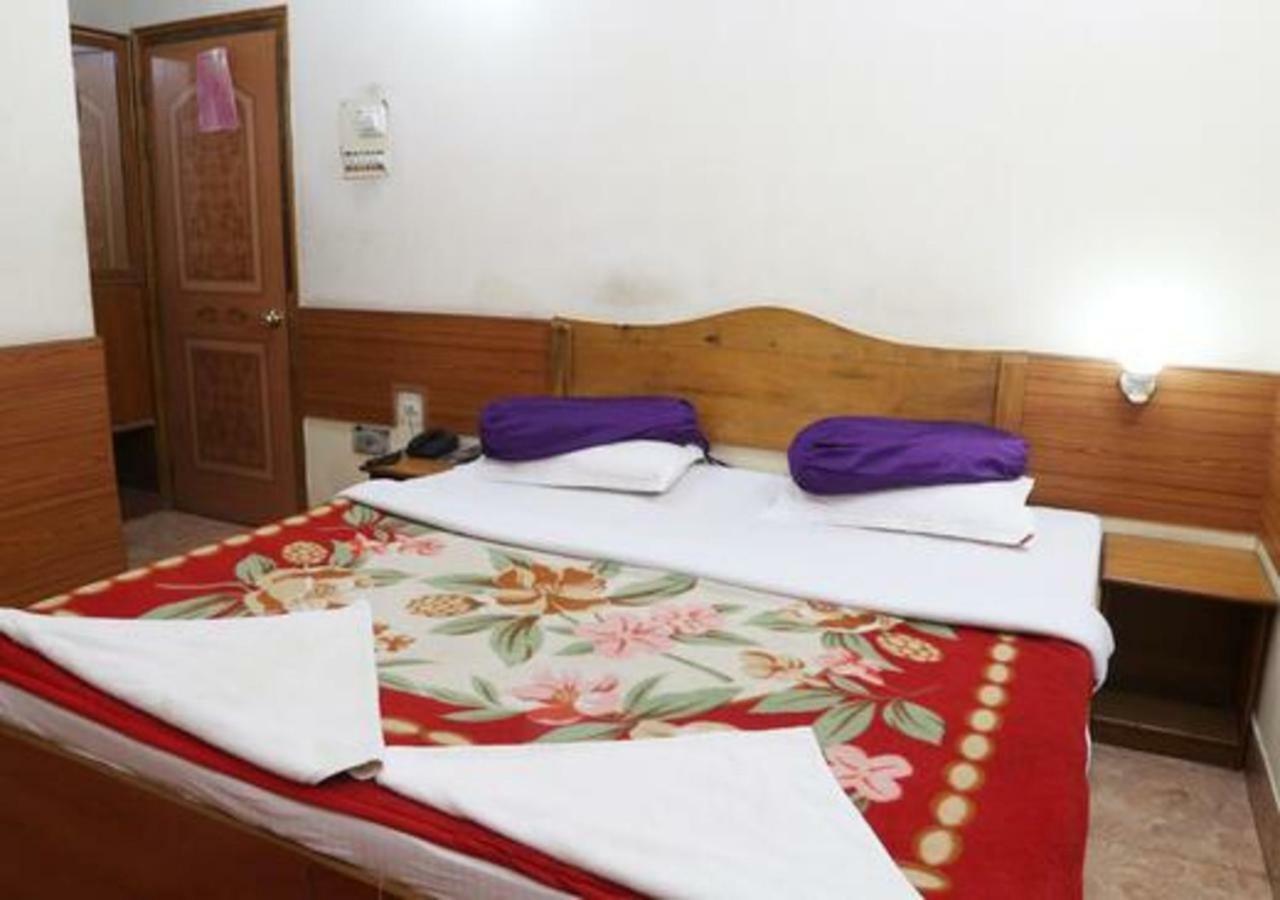 גווהטי Hotel Brindavan מראה חיצוני תמונה